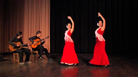 Entre Dos Aguas -  Bir flamenco şarkısı ile aşkın derinliklerine ve umudun şafağına yolculuk yapın